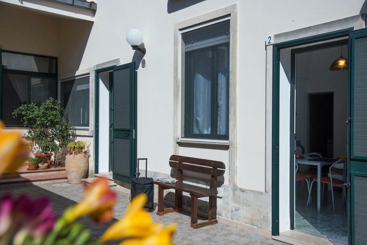 Le Tre Rose Di Gio Hotel Casamassella Exterior photo
